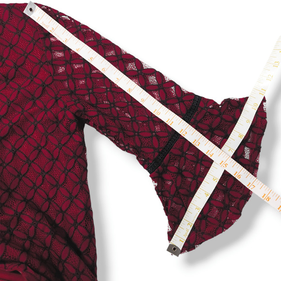 EUC Sandra Darren Lace Overlay Sheath Bell Flare Sleeve Dress Sz. 6 Wine Black - Picture 10 of 10